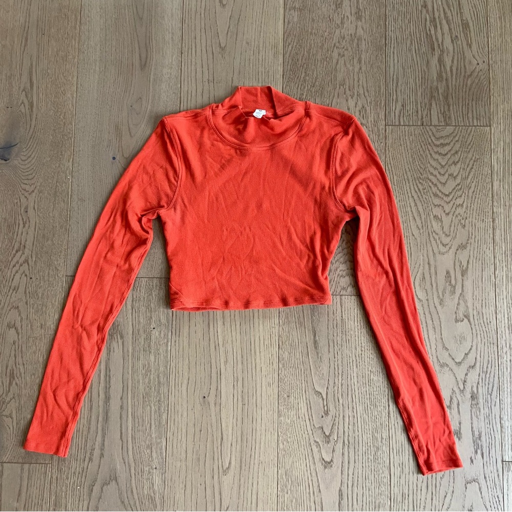 Lululemon Sz 6 LA open back mock neck long sleeve top autumn red